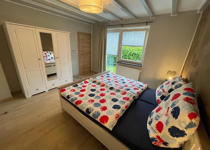 Haus Wunschlos Kirchenweg * 몬샤우